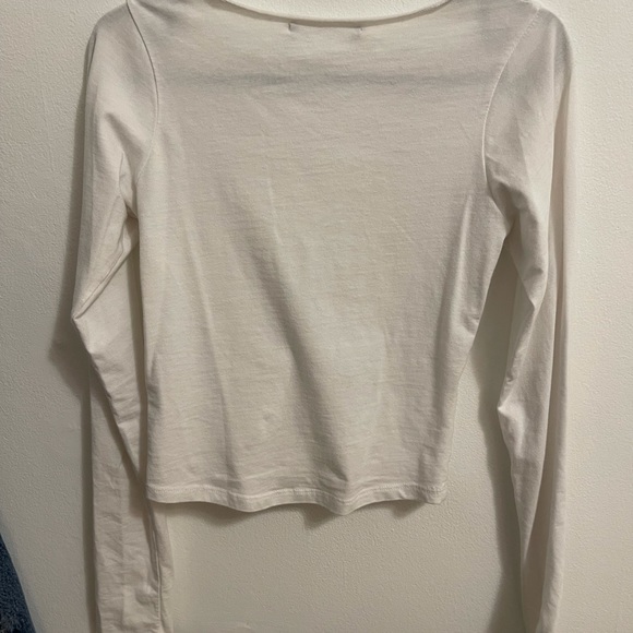 Brandy Melville white long sleeve - Picture 3 of 4